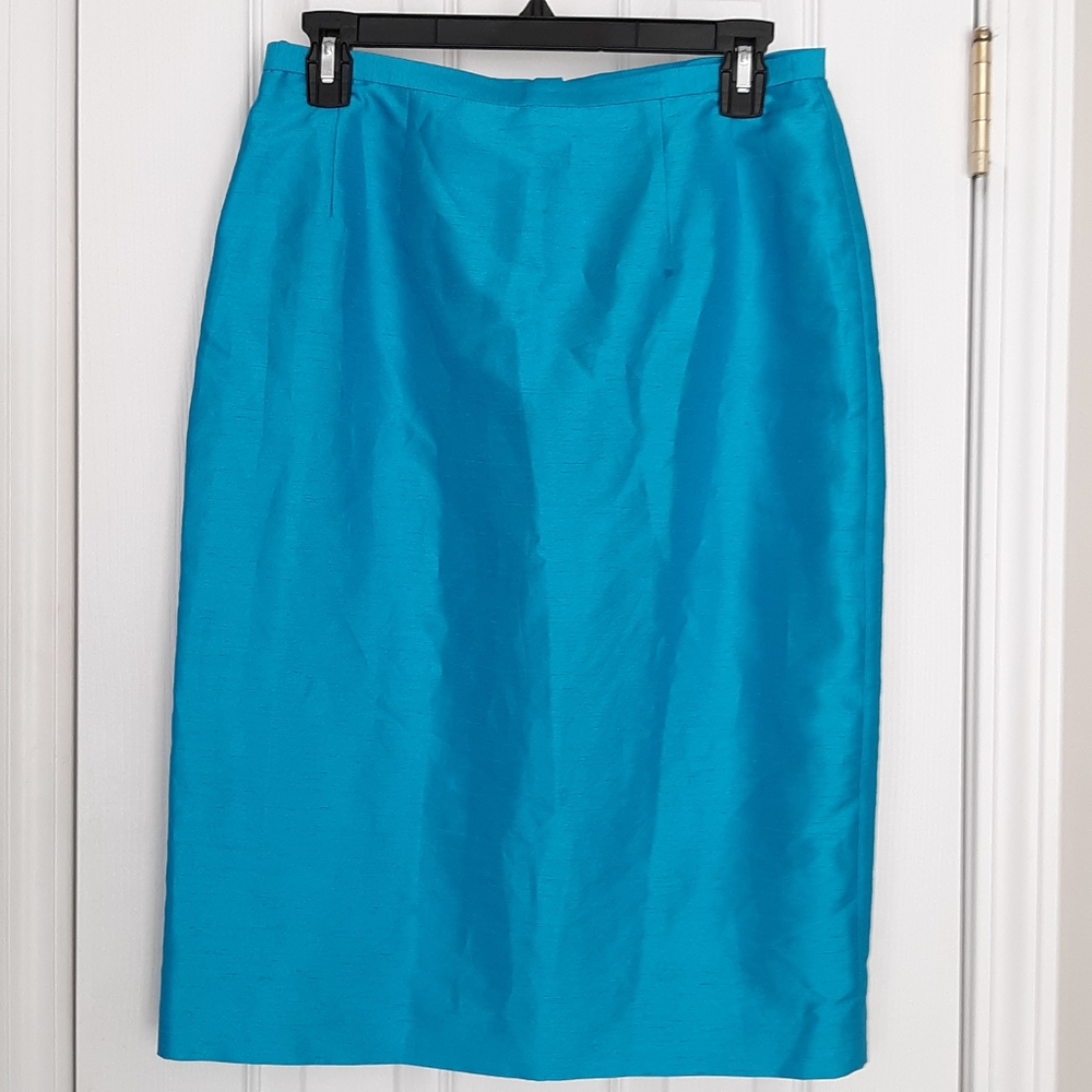 BLUE WOMEN'S SILK LilKE A LINE SKIRT  SIZE 8